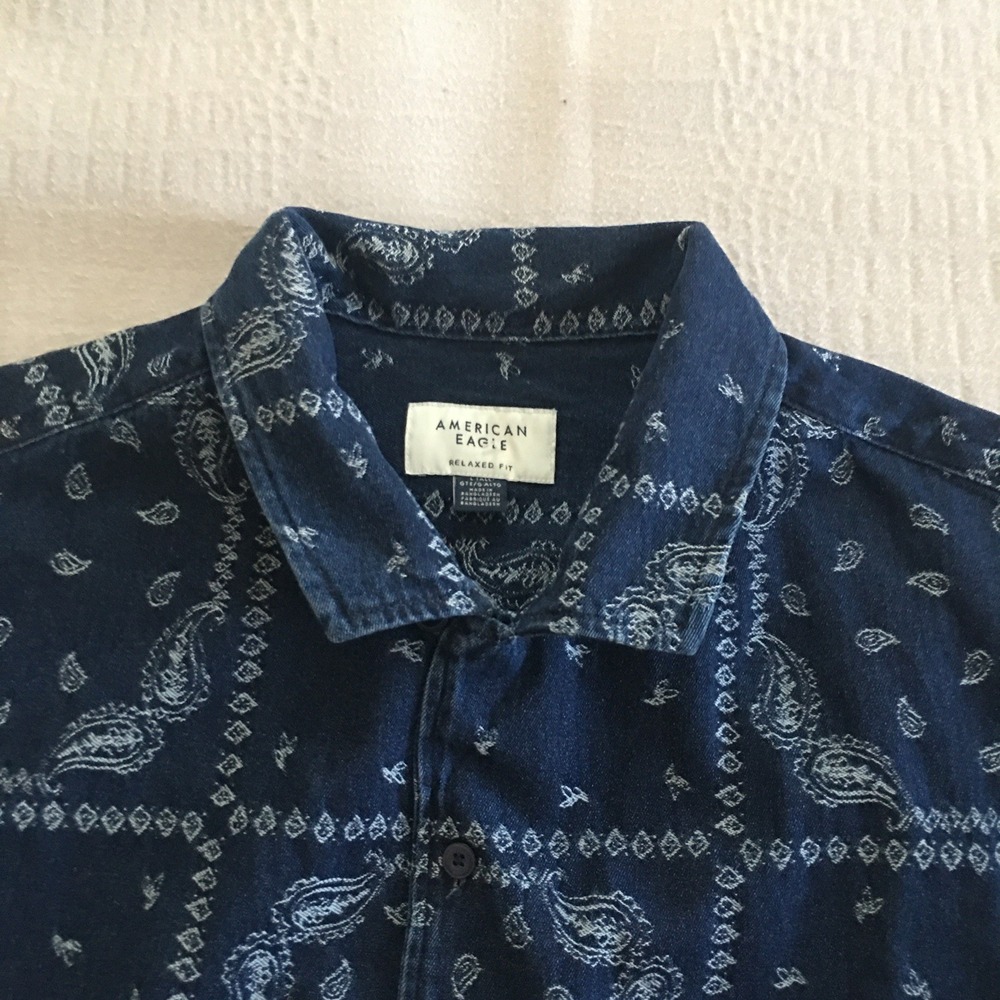 American Eagle Button Up Shirt Men's Size L Tall Blue Relaxed Bandana Paisley - Picture 15 of 16